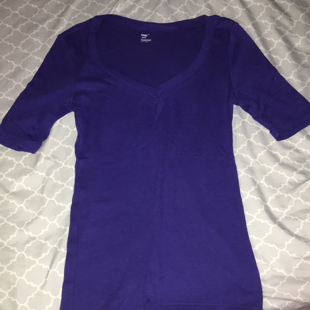 COPY - Gap V Neck short sleeves